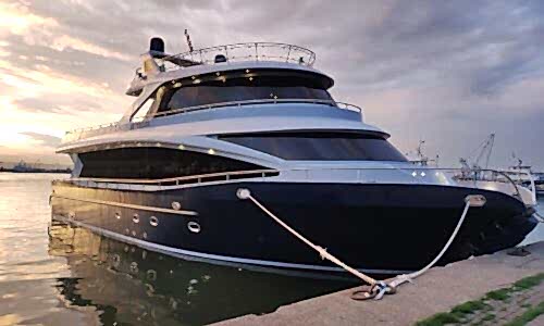 İstanbul Boğazında 90 Kişi Kiralık Lüks Gezi Teknesi