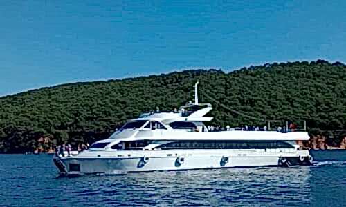 42 metre 300 kisi kiralik davet gemisi